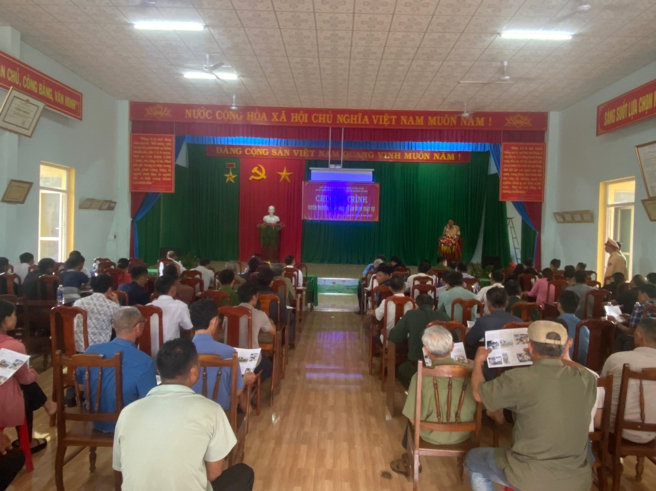 Công an huyện Ea H’Leo phối hợp với Đảng ủy, UBND xã Ea Hiao tổ chức tuyên truyền pháp luật về An ninh trật tự